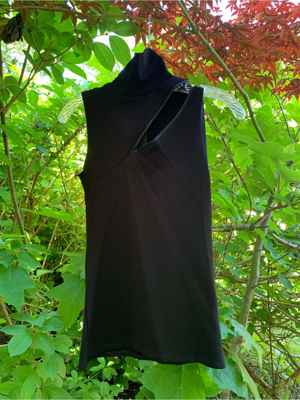 MARCELLA “Lilah” ladies black size extra small cut out top LNWOT